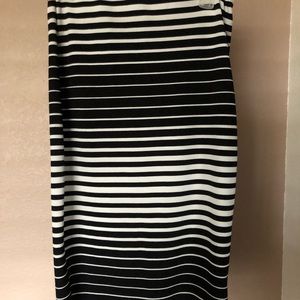 Black and white stripped pencil skirt